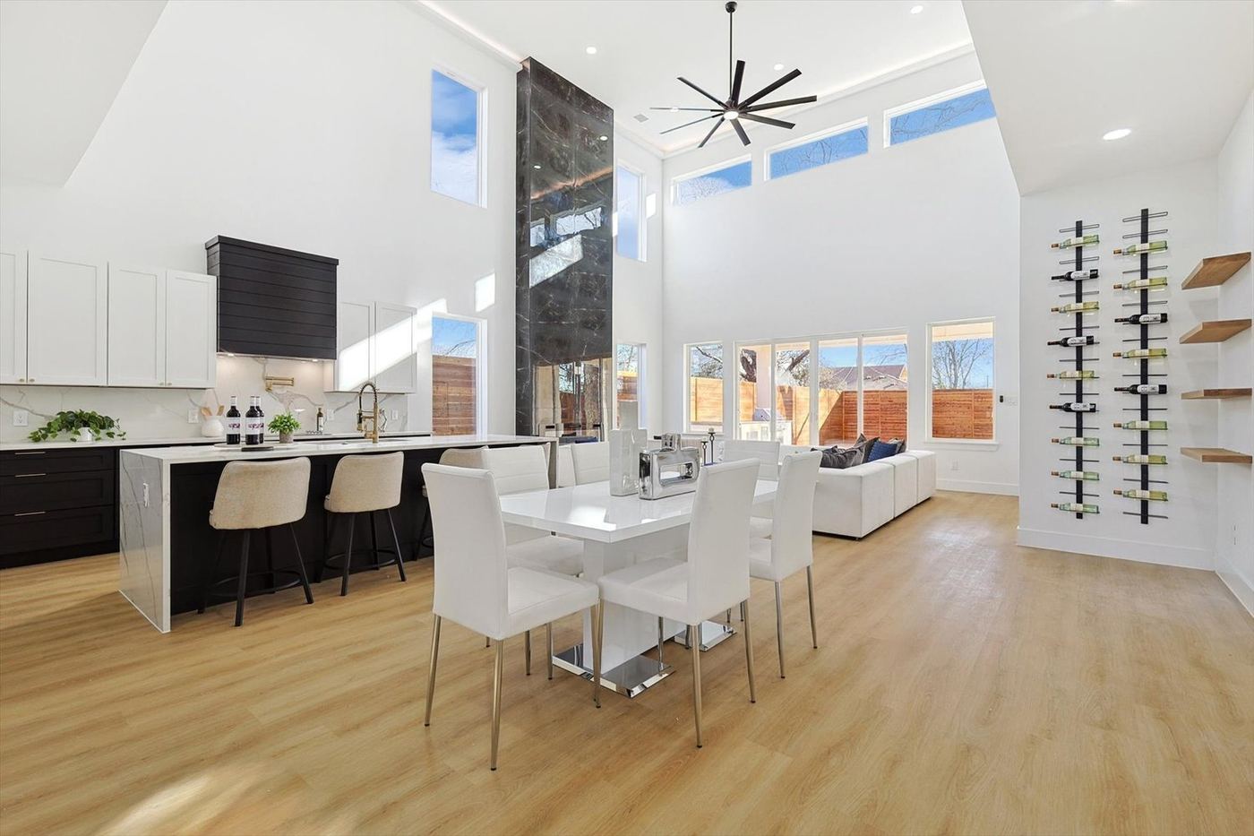 Open kitchen and dining room in a Luxe Homes Dallas build